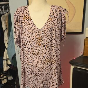 Cabi Animal Print Pick V Neck Blouse Size Medium